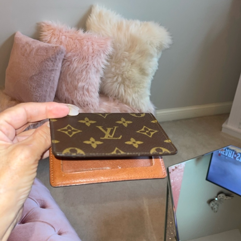 Authentic .Louis Vuitton Monogram Pattern Id Card… - image 2